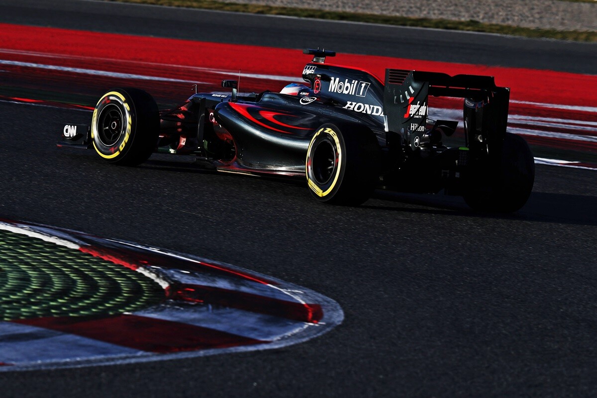 Fernando Alonso habla del rendimiento de McLaren en los test de Barcelona de F1