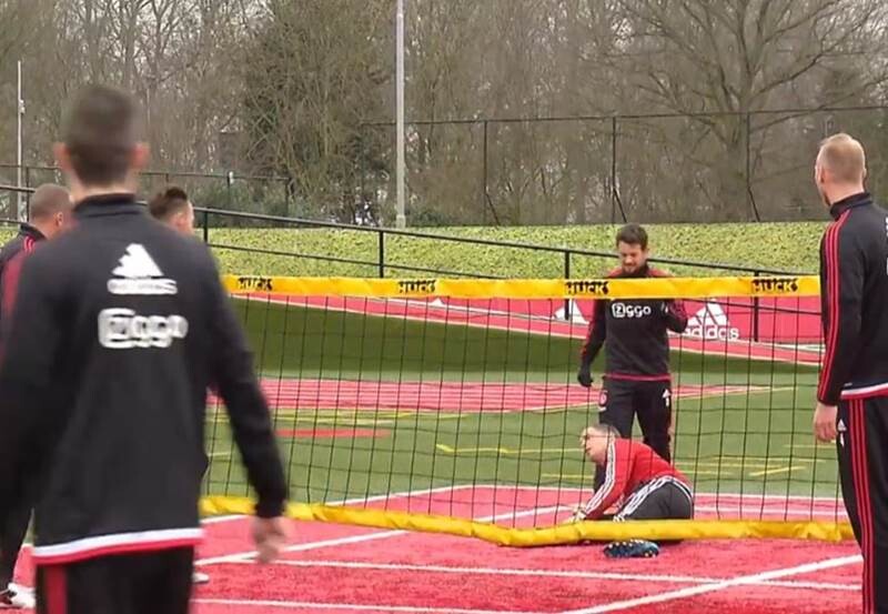 Frank de Boer se rompe el tendón de Aquiles jugando al futvoley