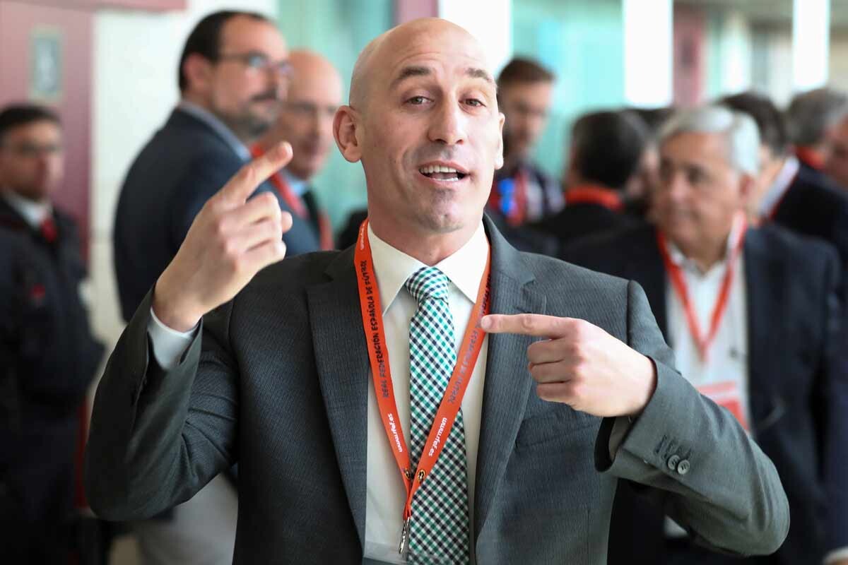 Rubiales cancela el viaje de los dos millones de euros